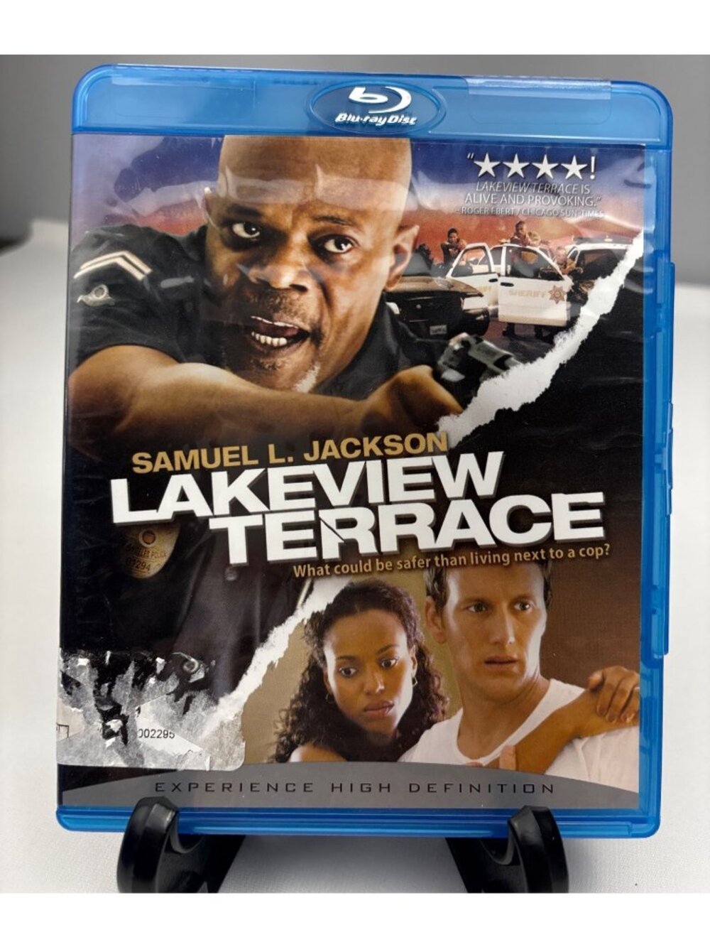 Lakeview Terrace Blu-Ray Starring Samuel Jackson a Thrilling Neighborly Drama